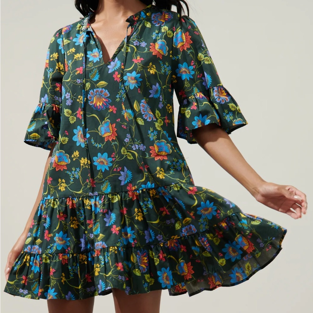 Auggie Bell Sleeve Shift Dress in Topeaka Floral - Picture 4 of 7